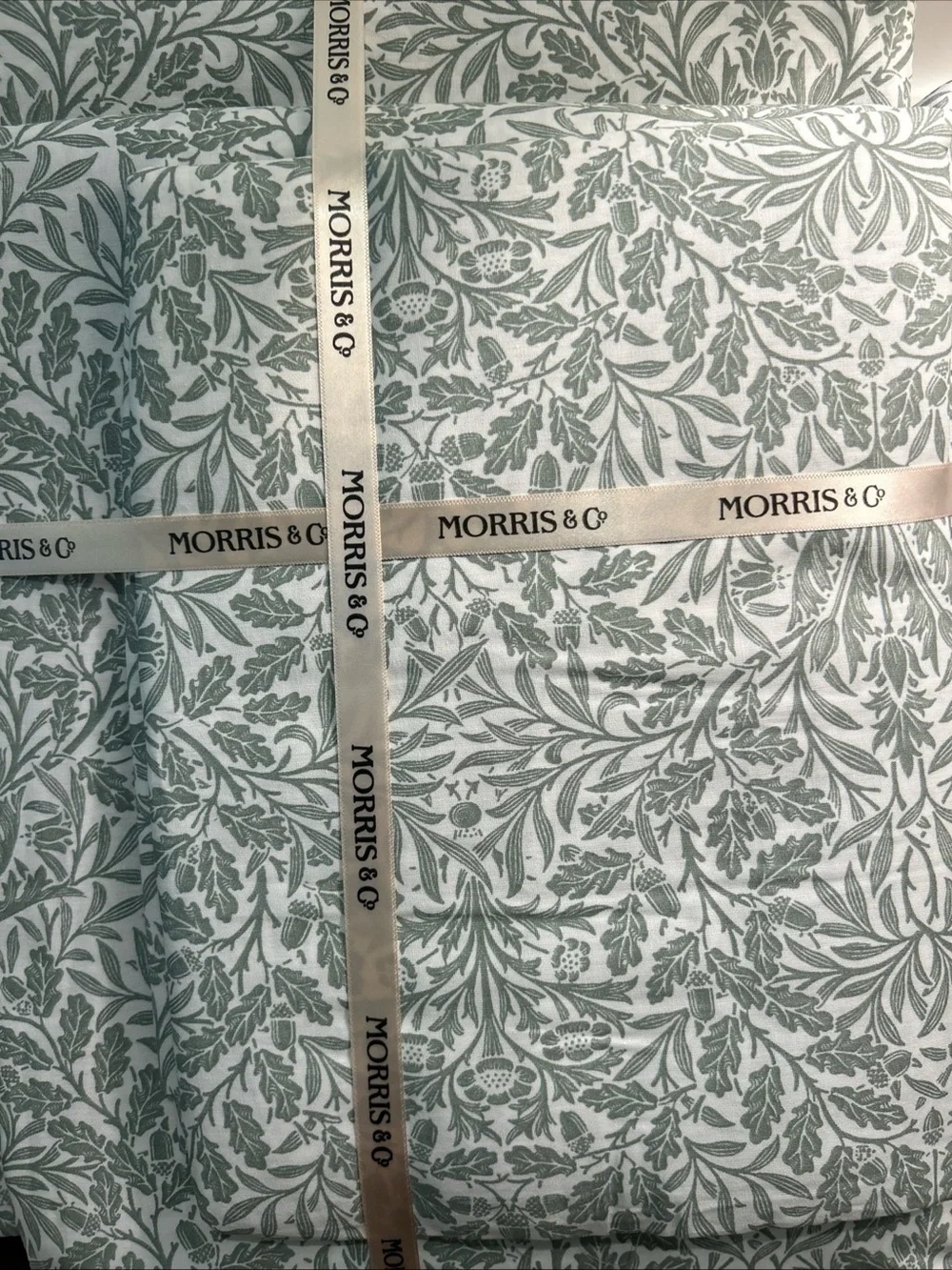 WILLIAM MORRIS & Co Green White Leaves Acorns  King Sheet Set 4 PC NEW
